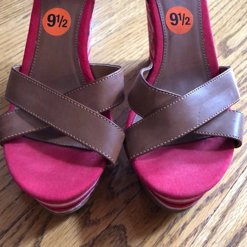 MIA Aztec Print Wedge Sandal